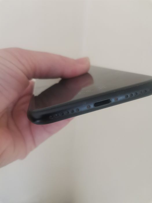 Iphone SE черен 64GB