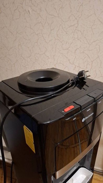 Кулер для воды с холодильником