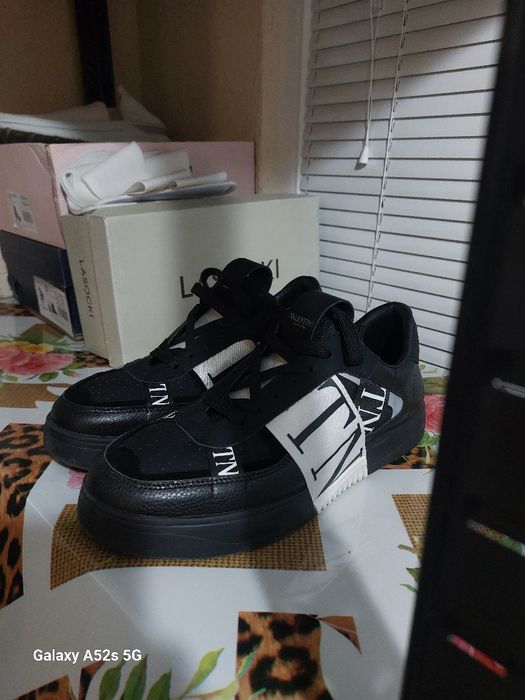 Продавам Valentino обувки. Нови!