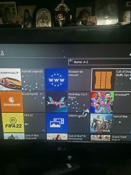 Vand PS4 1TB sau schimb cu telefon