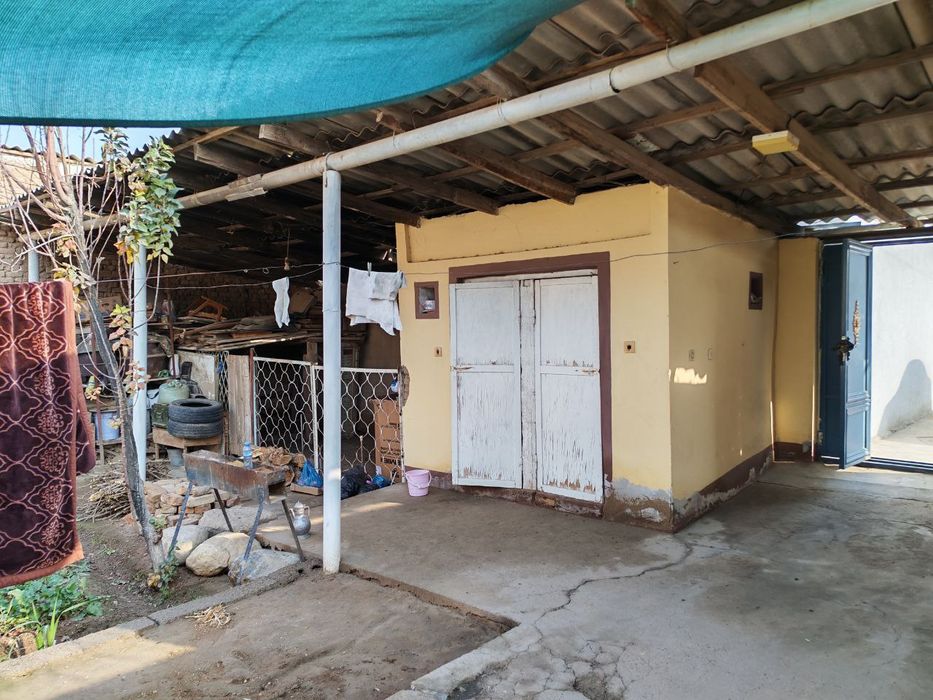 Термиз Шахарда ховли уй