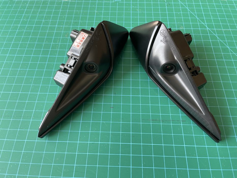 Тесла модел У камера