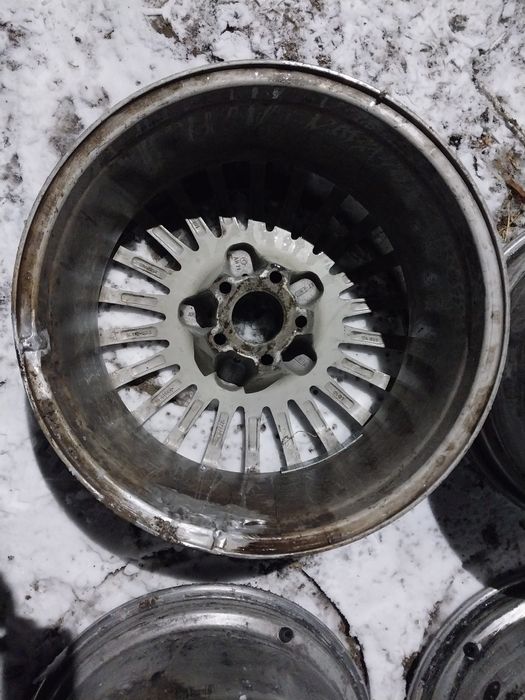 Диски R18 на Мерседес. Все вареные.