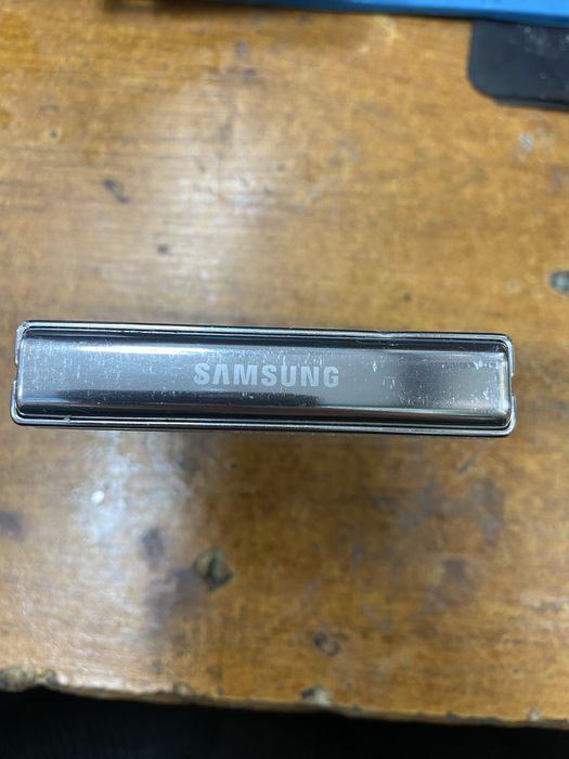 Samung Z flip 5 обмен на айфон