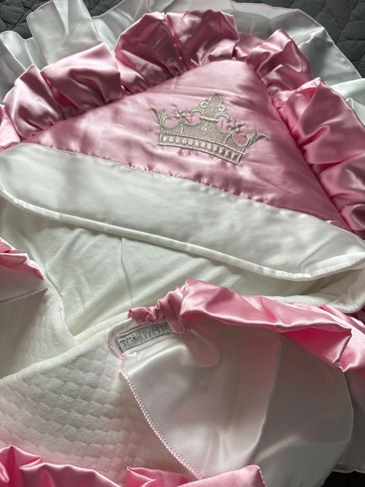 Портбебе в бяло с розово