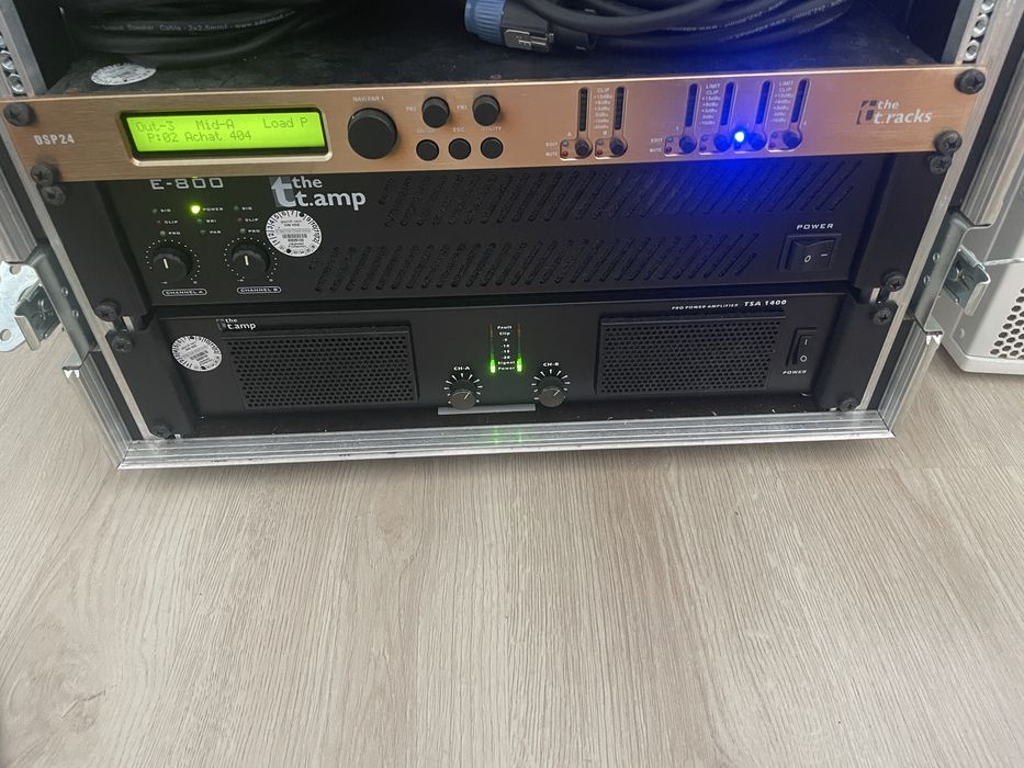 Vand the t.racks dsp24, priza rack adam hall, rack case cu loc de mixer
