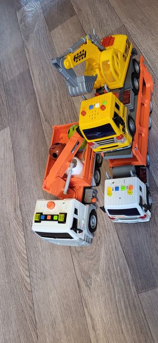 Продам игрушки транспорт