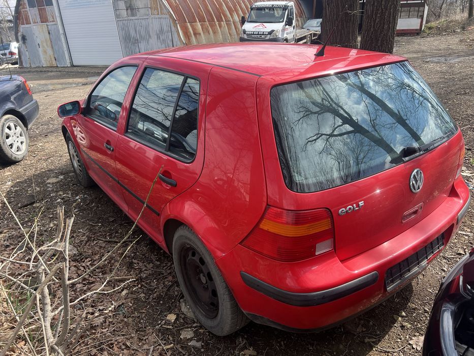 Volkswagen Golf 4 1.4 fsi , Фолксваген Голф 1.4 фси На Части !!!