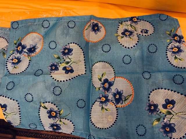 Комплект чаршафи за персон и половина, или малка спалня