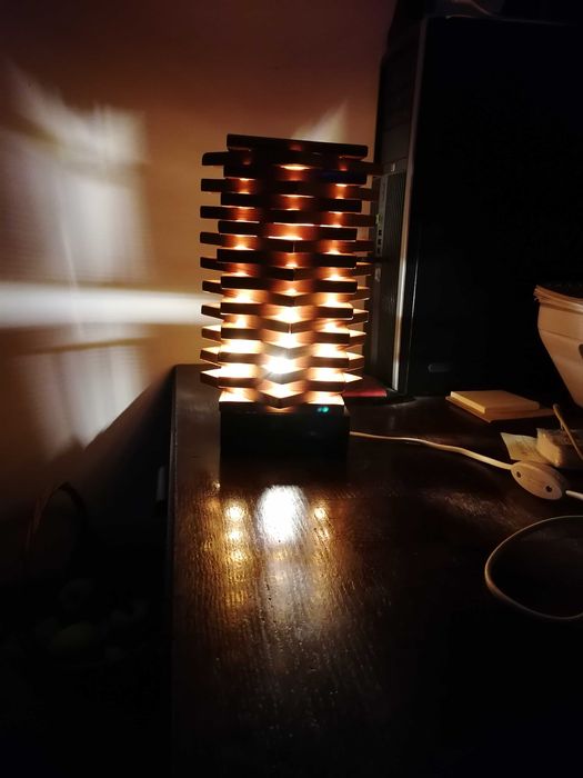 Veioze artizanale din lemn