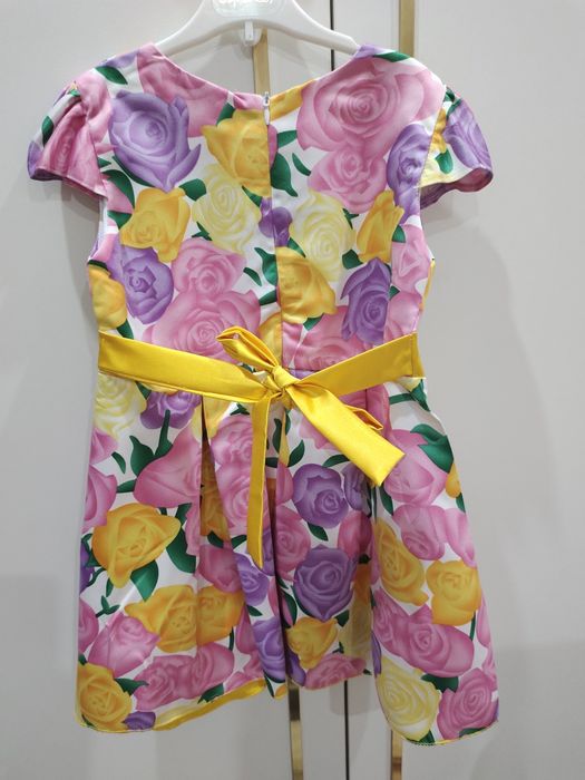 Продам платья на девочку