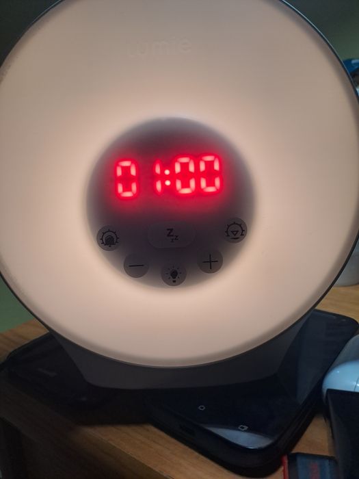 Vand lampa cu ceas si alarma