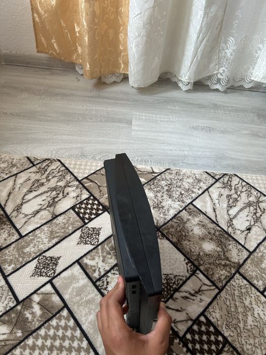 Продавам PlayStation 3 със всички дискове само че е без джойстик цената по договаряне