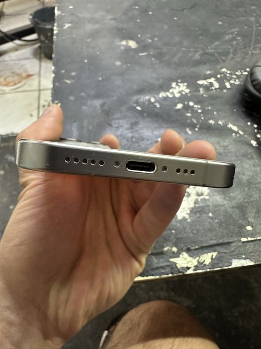 iphone 15 pro Titanium