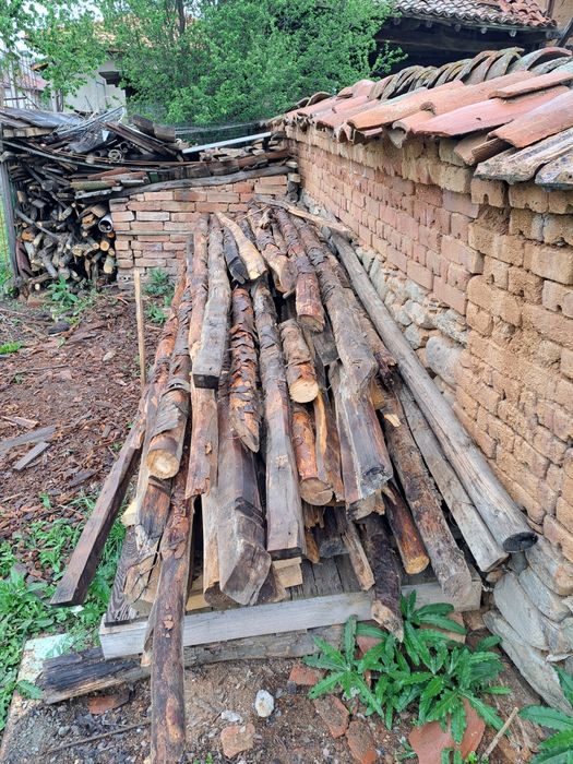 Стари дървени греди  . Дъб  и бук