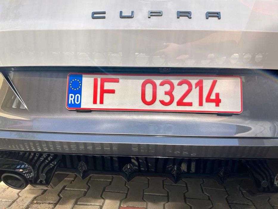 Suporti slim pentru numarul de inmatriculare