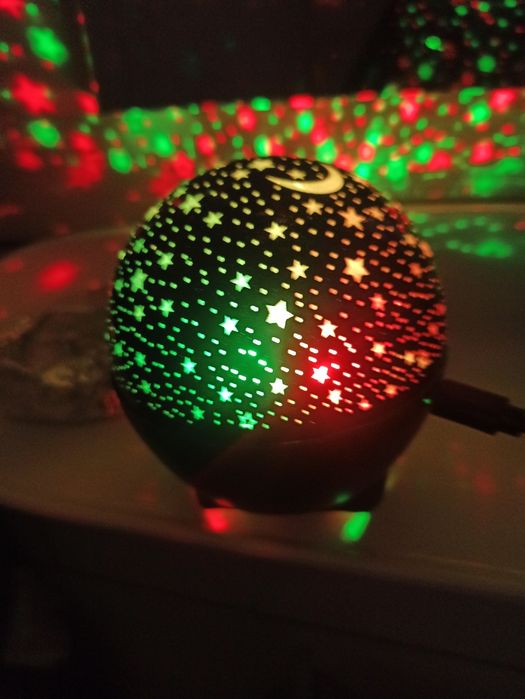 Proiector cu luminite si stelute