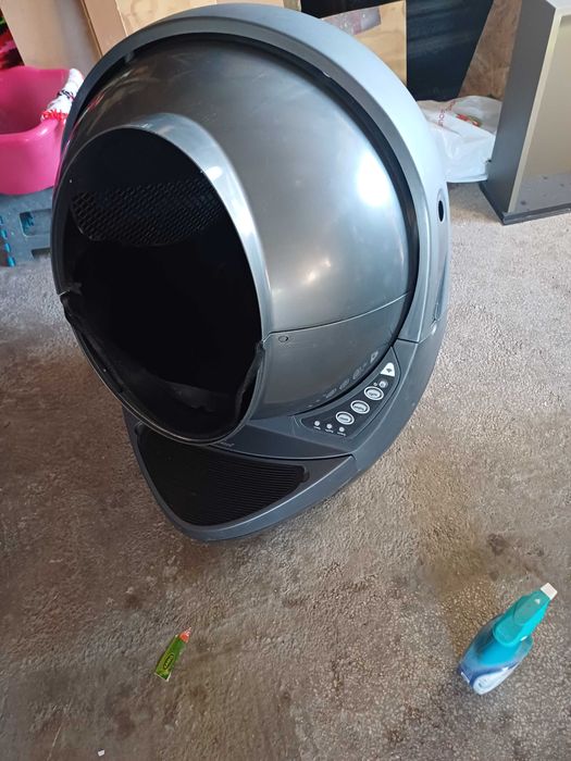 Litieră robot pisici