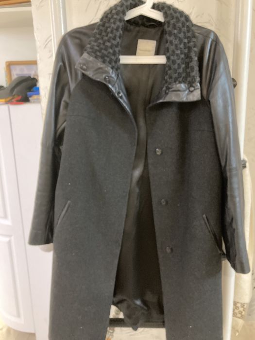 Продам пальто легкое женское