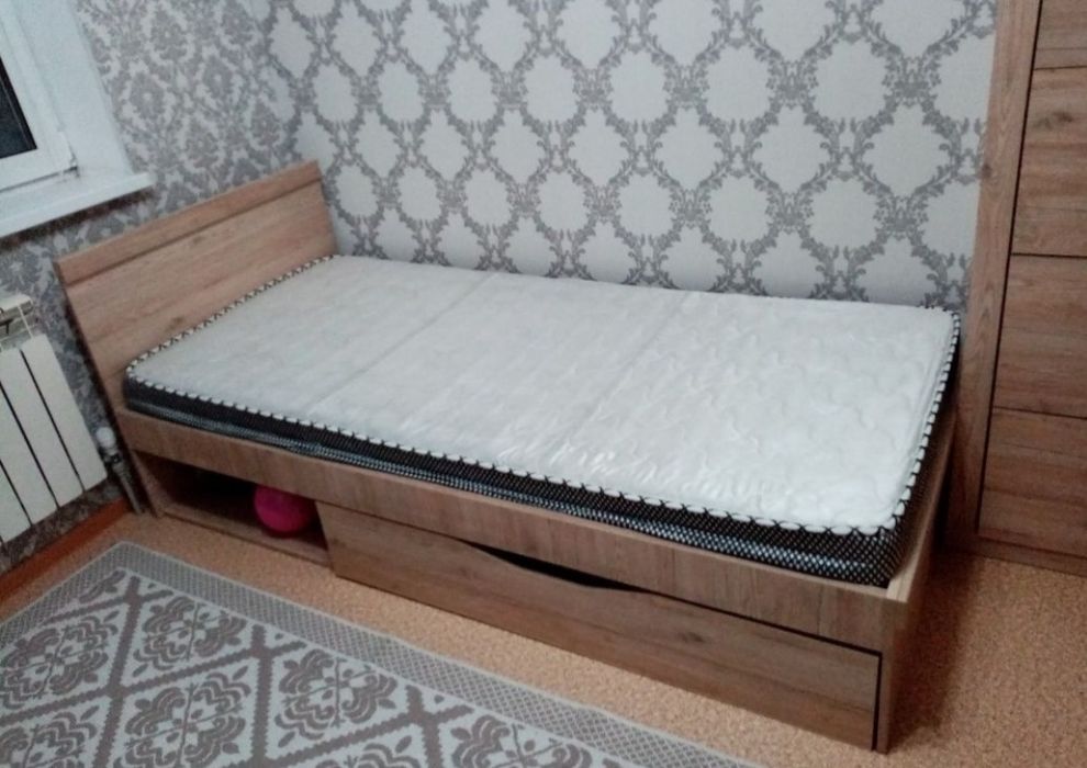 Продам шифоньер и кровать в отличном состоянии