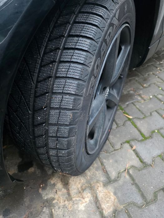 Vand Q7 /cauciucuri noi de iarna, stare buna