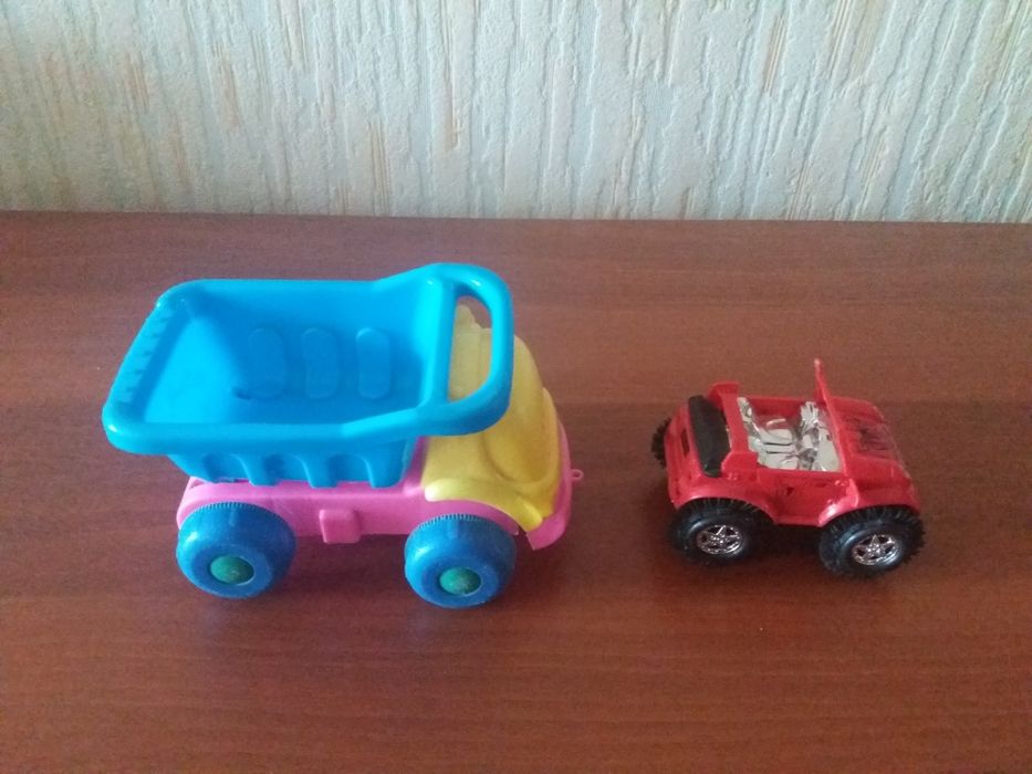 Игрушки каждое фото по 1000