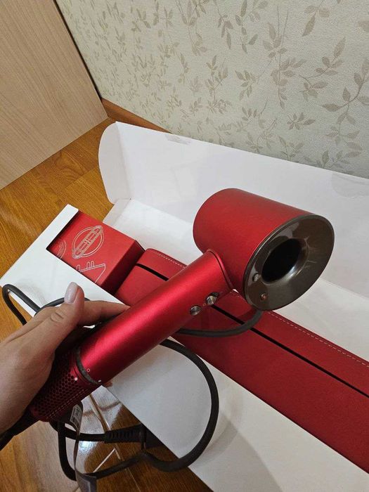 Продам фен DYSON