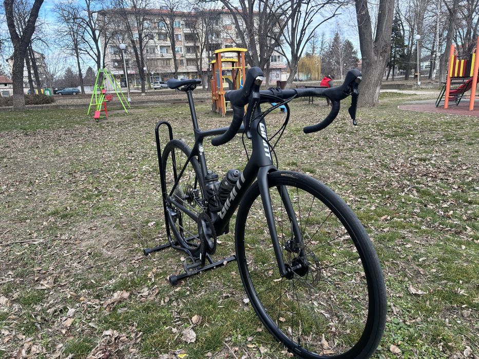 Карбонов шосеен велосипед Giant TCR