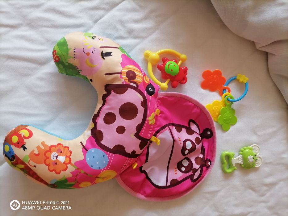 Възглавничка за бебе+дрънкалки