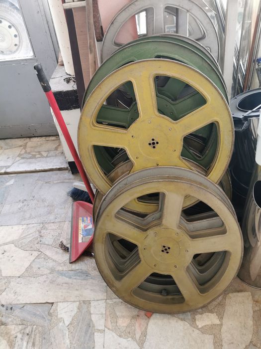 Стари филмови ролки за кино апарати за прожекция удобни са за декораци