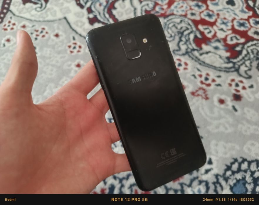 Samsung A6 2018года 32/3gb