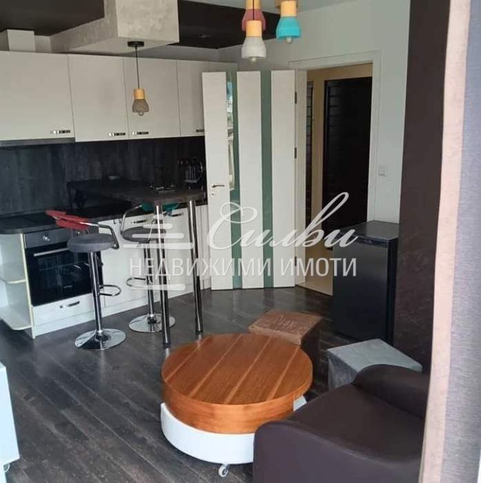 Дава се под наем Двустаен апартамент в Шумен, Център - 60 кв.м за 331.5 € - Снимка #1