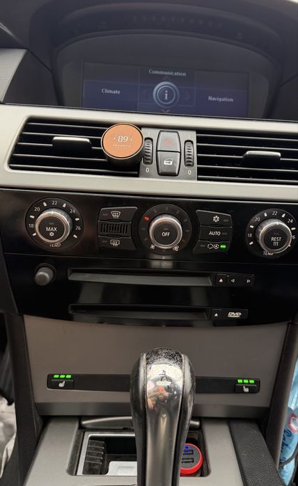 Продавам личният си автомобил