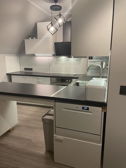 Дава се под наем Тристаен апартамент в Пловдив, Център - 90 кв.м за 663 € - Снимка #3