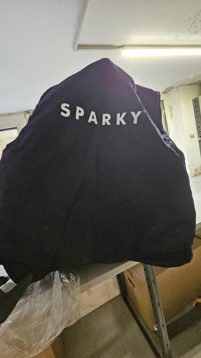 Памучни тениски,шапки,сакове,фенери Sparky