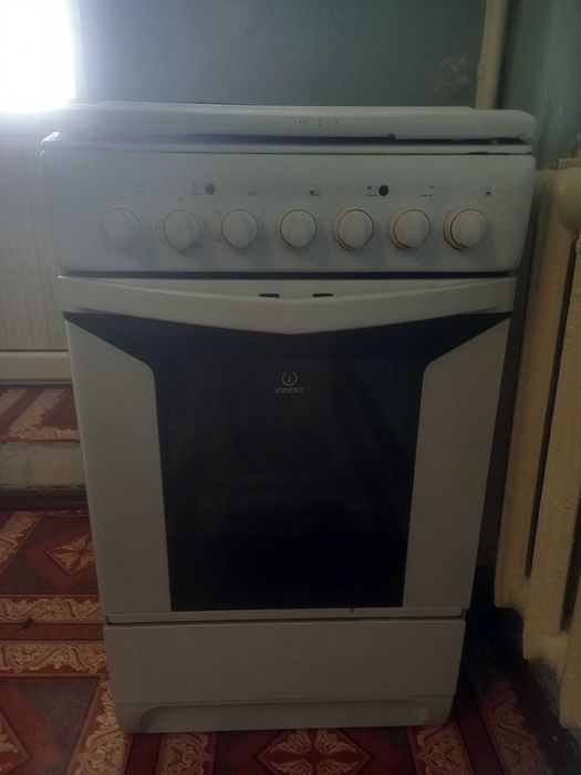 Продам электроплиту в рабочем состояний