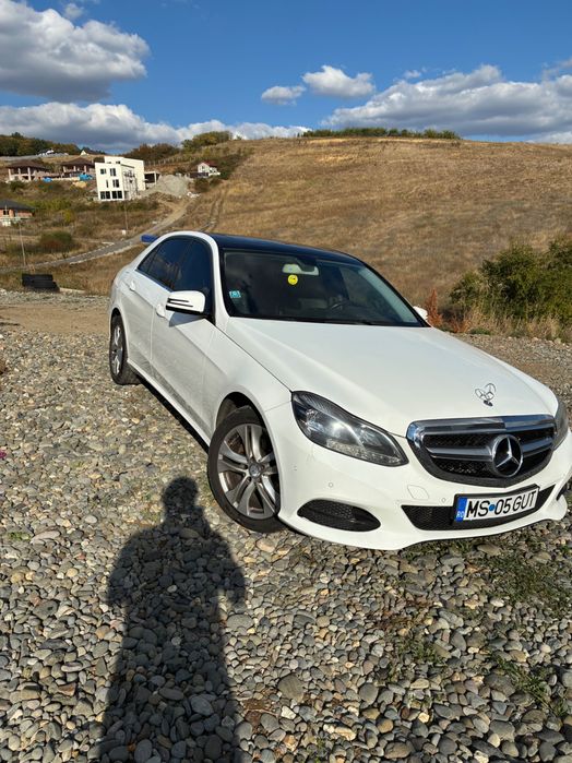 Vând Mercedes clasa E