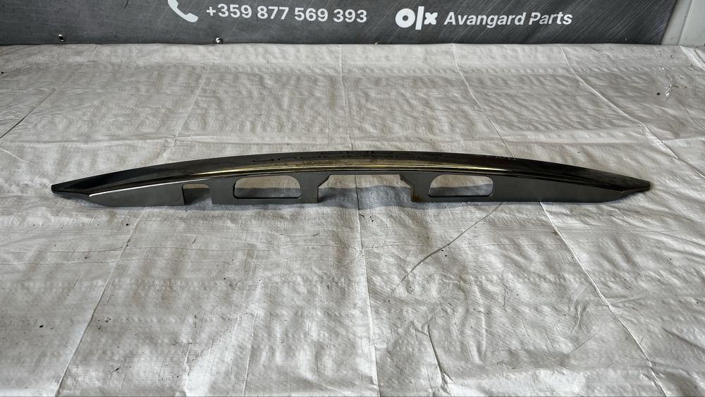 Toyota Yaris 2012- лайстна задна регистрация