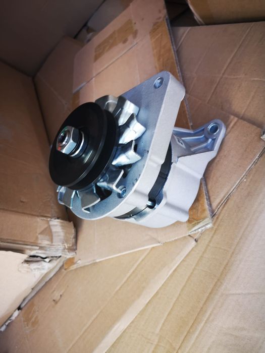Alternator tractor fiat 311.315.411.415 pe 24 v original cu releu inco