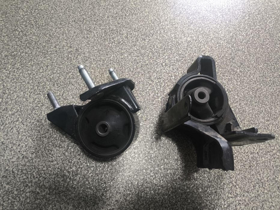 Тойота Кариб и прочие подушка коробки и двигателя задний
