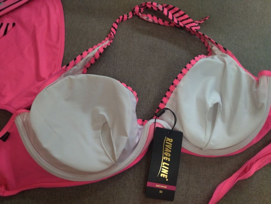 Купальник новый  размер -50  очень красивый .