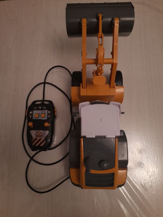 Булдозер игрушка.