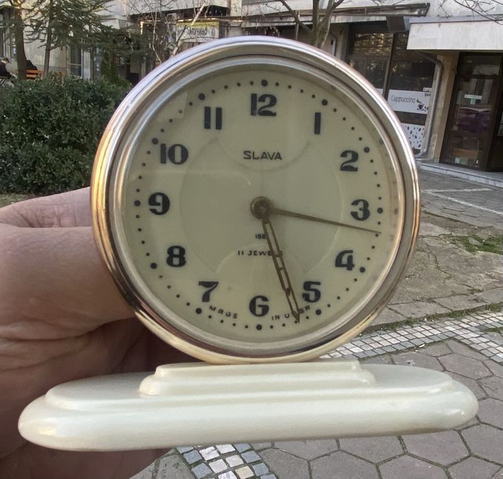 Стар руски будилник SLAVA 11 jewels