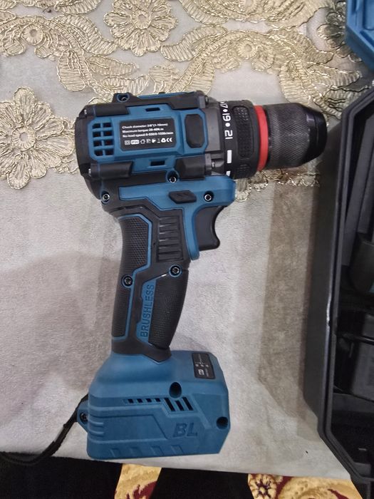 Шуруповерт новый  оригинал