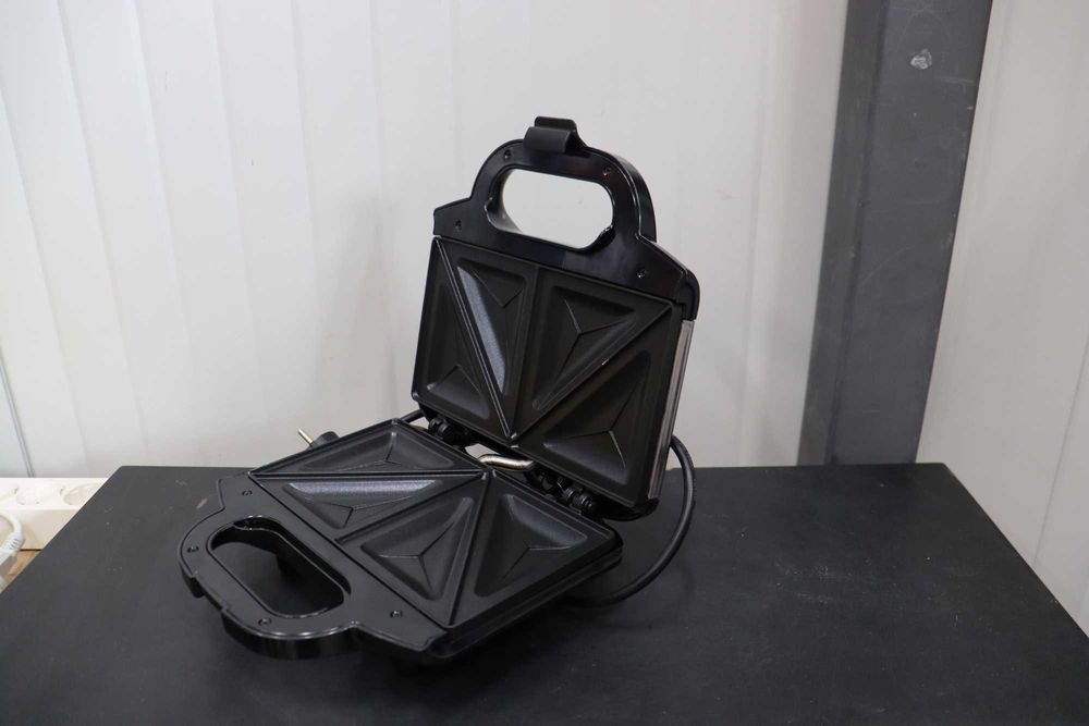 Уред за сандвичи Tefal SM1552 ultracompact, лек ДЕФЕКТ