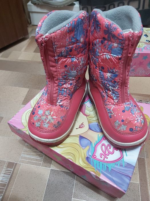 Продам детские сапожки!