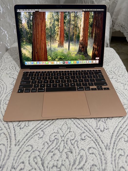 Apple Macbook Air 13 M1 8/256 Gold noutbuki sotiladi