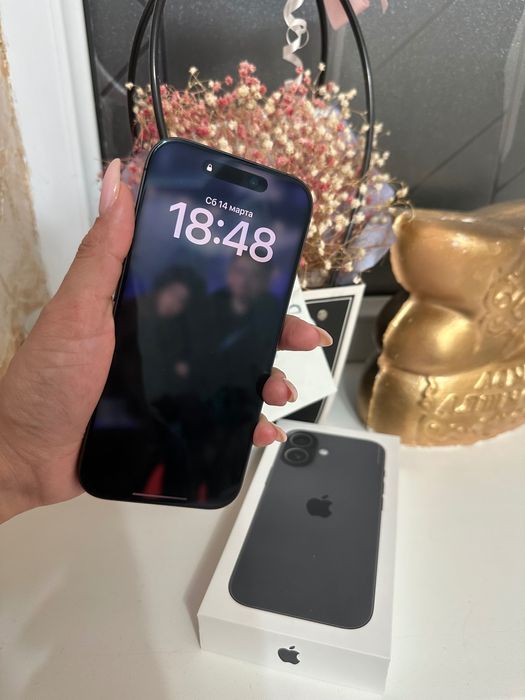 iPhone 17  состояние идеальная