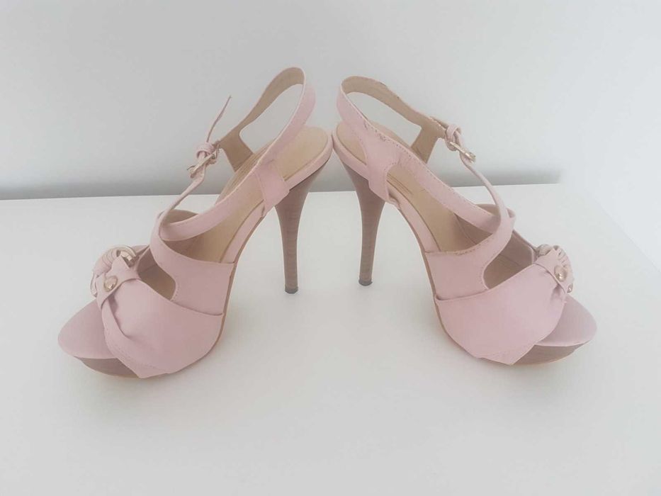 Дамски токчета номер 35