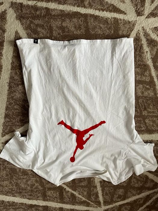 Vând tricou jordan original